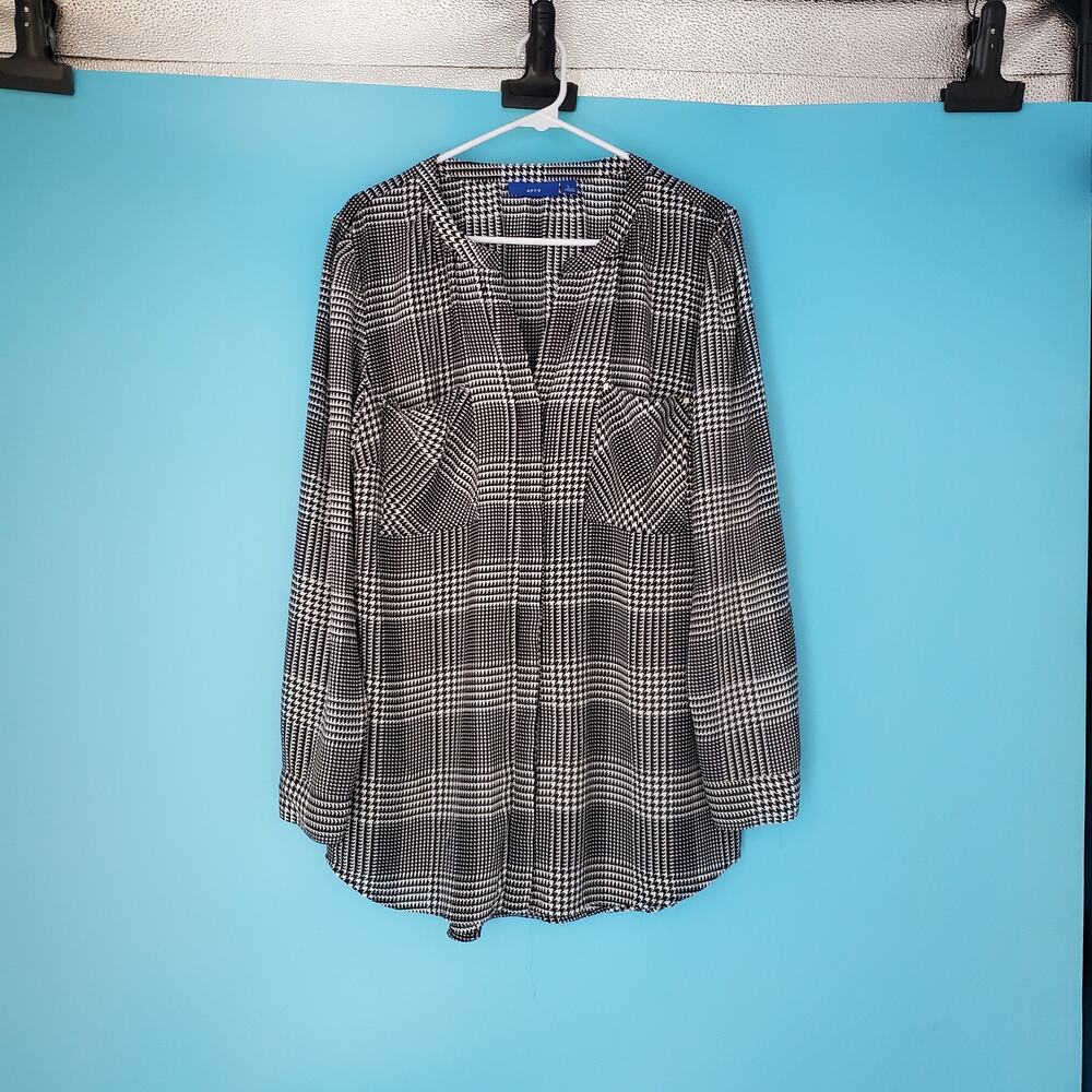 Apt. 9 Blouse Size Large Long Sleeve Button Up Houndtooth